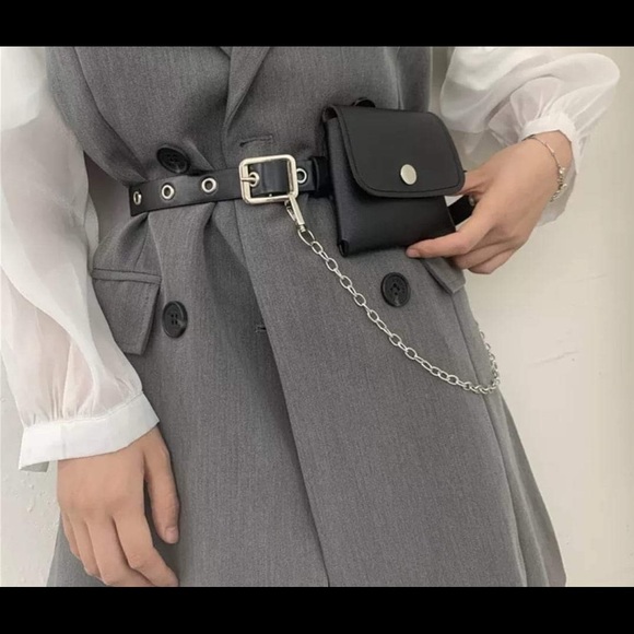 New! Mini Black Leather Belt Bag - Picture 3 of 6